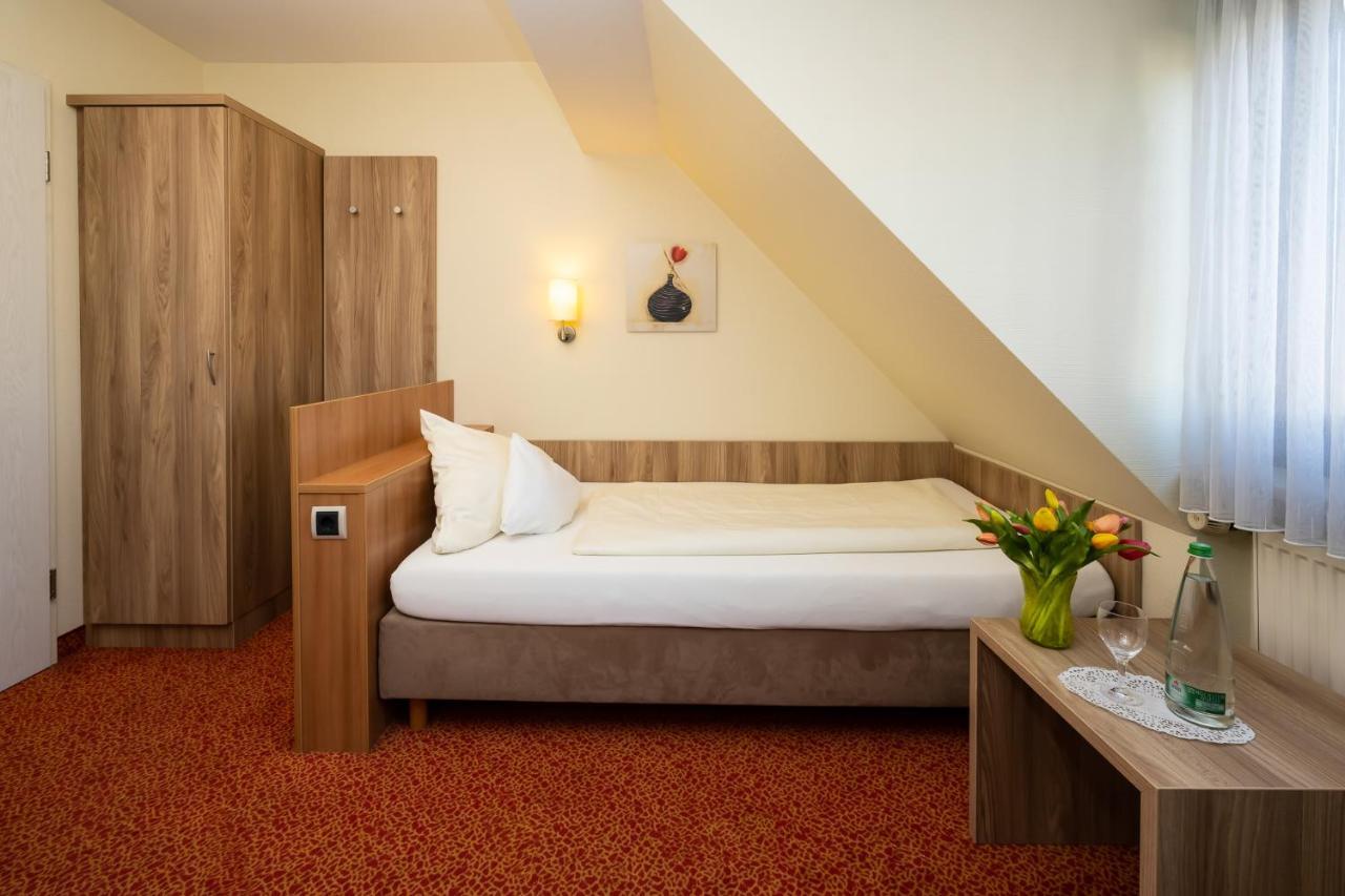 Ambient Hotel am Europakanal Fürth Buitenkant foto