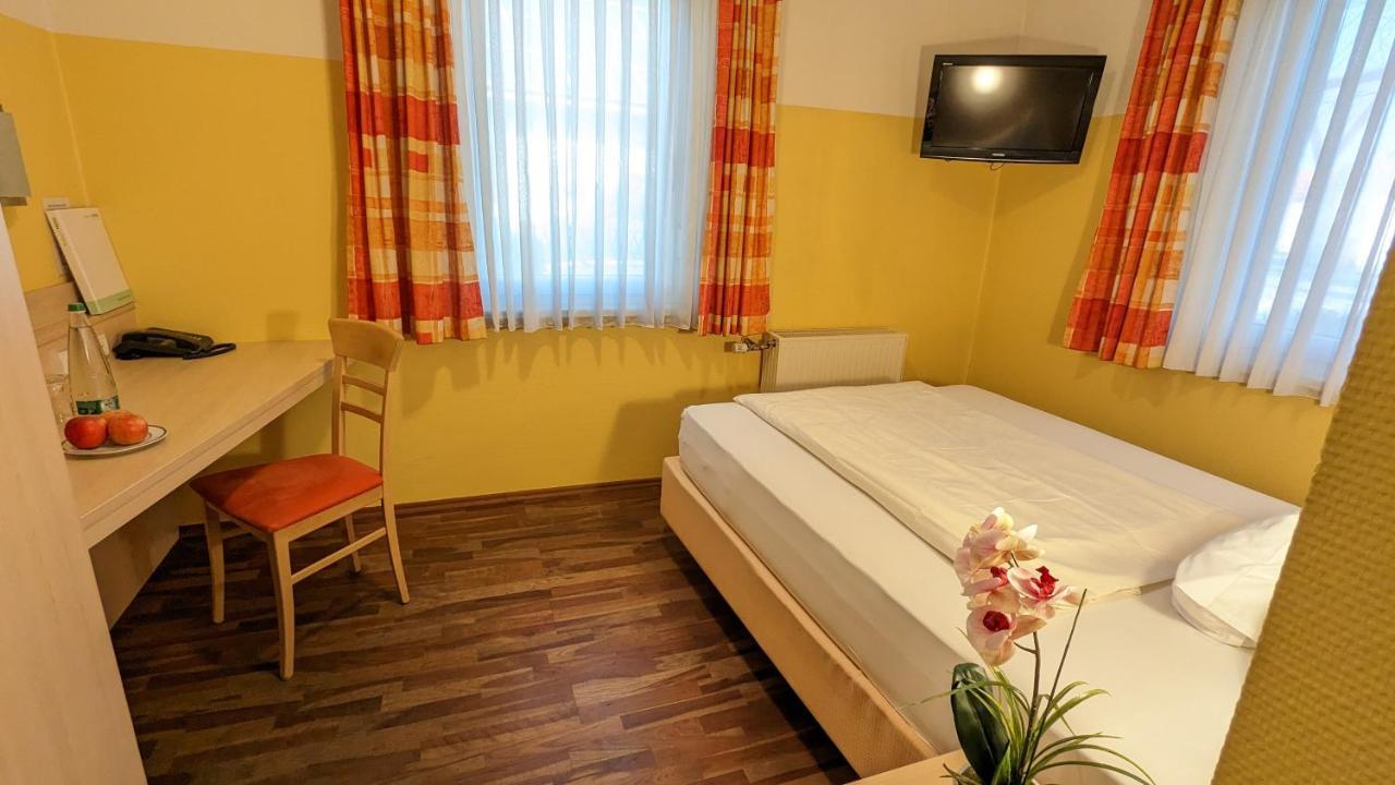 Ambient Hotel am Europakanal Fürth Buitenkant foto