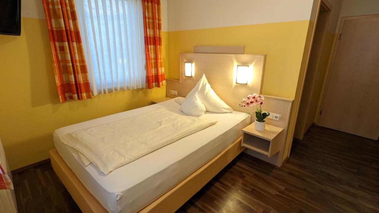 Ambient Hotel am Europakanal Fürth Buitenkant foto