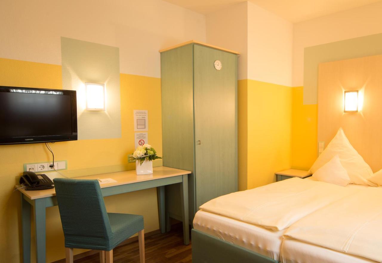 Ambient Hotel am Europakanal Fürth Buitenkant foto
