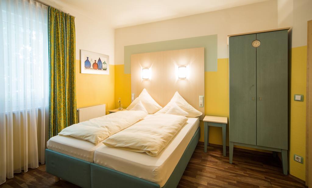 Ambient Hotel am Europakanal Fürth Buitenkant foto